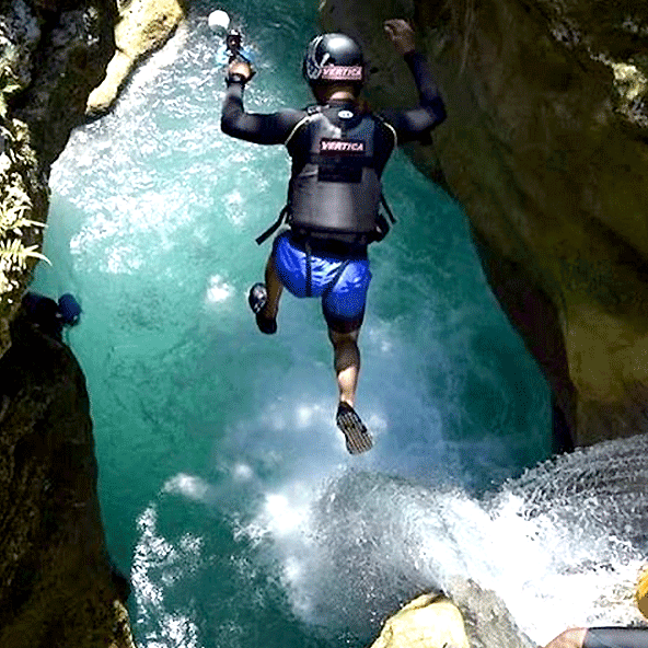 Swimming through canyons in Alegria